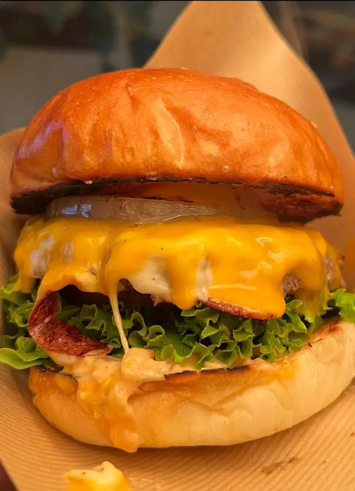 music&karaoke bar Voice.