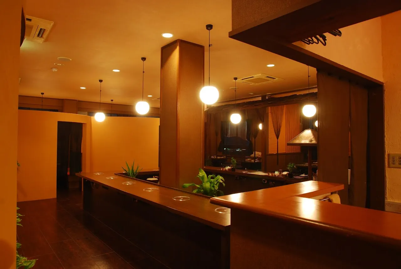 やみつき餃子ダイニング 虎舞-COBU-