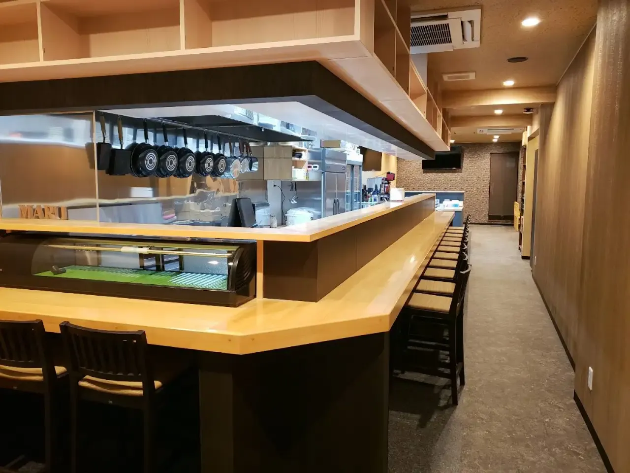 刺身・焼鳥肉巻 創作居酒屋丸