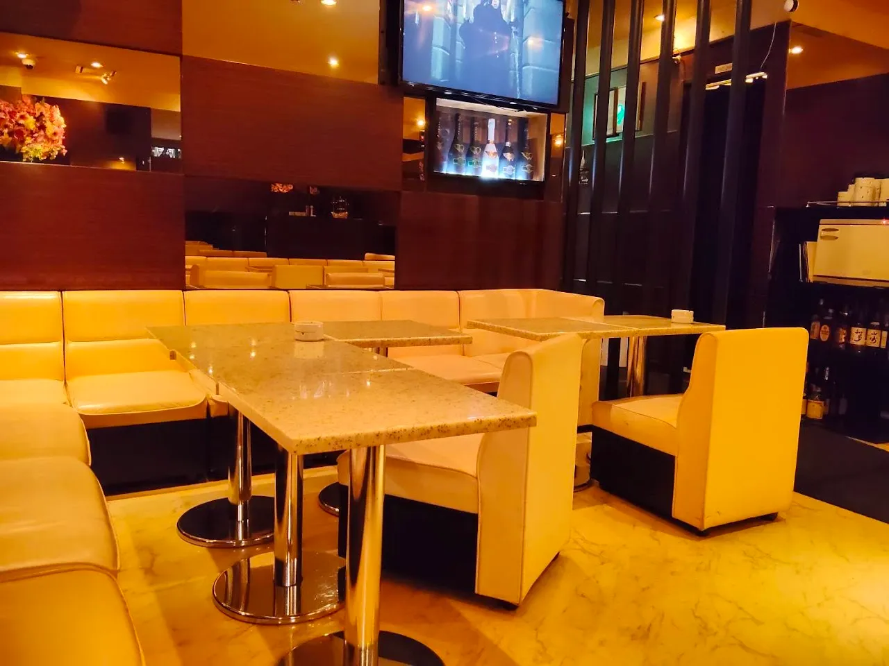 Club響（スナック）