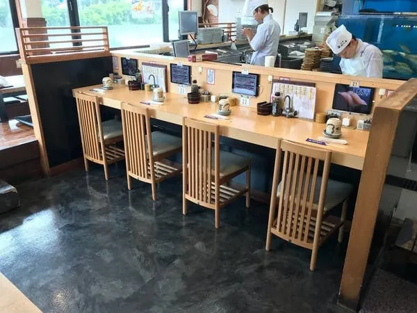 沼津魚がし鮨 流れ鮨 沼津片浜店