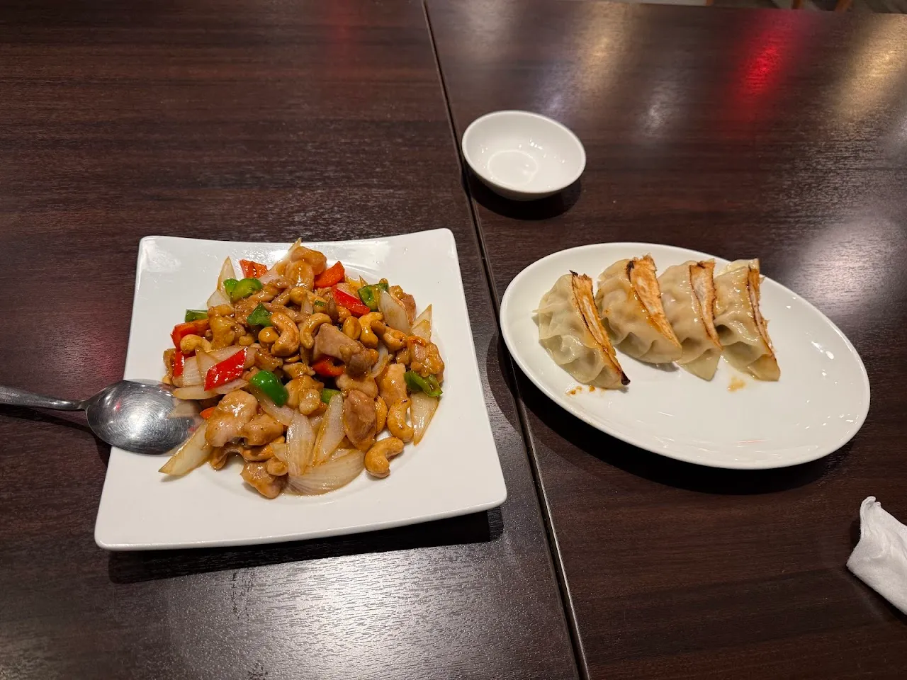 中国料理 私房菜 香香（スーフォンサイ シャンシャン）