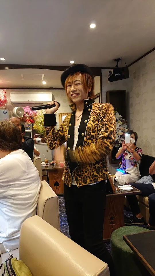 スナック アポロ