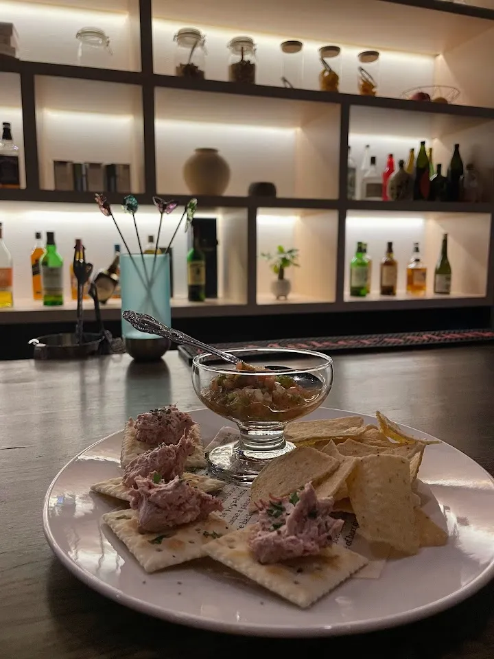 FOURTH PLACE Cafe & BAR 沼津シーシャ(フォースプレイス)